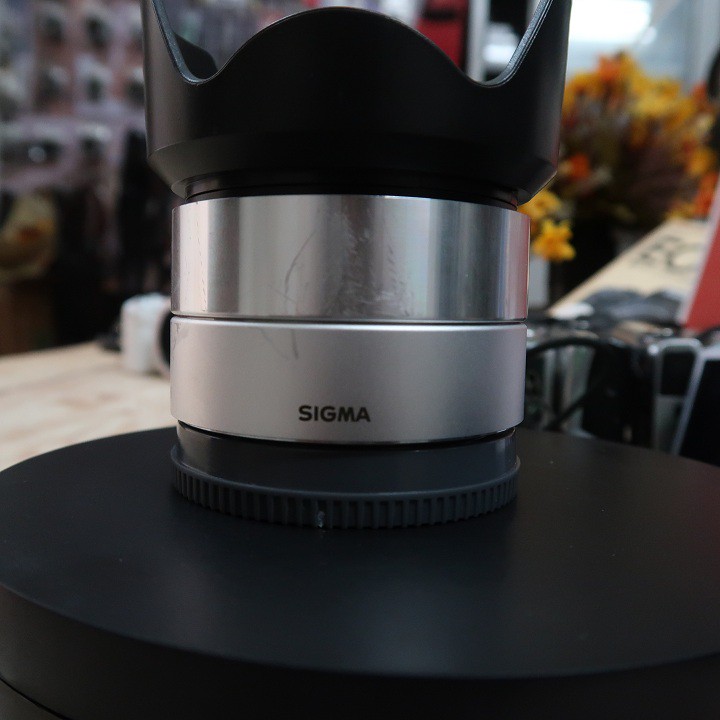 Ống kính Sigma 30f2.8 ART cho máy ảnh Sony crop