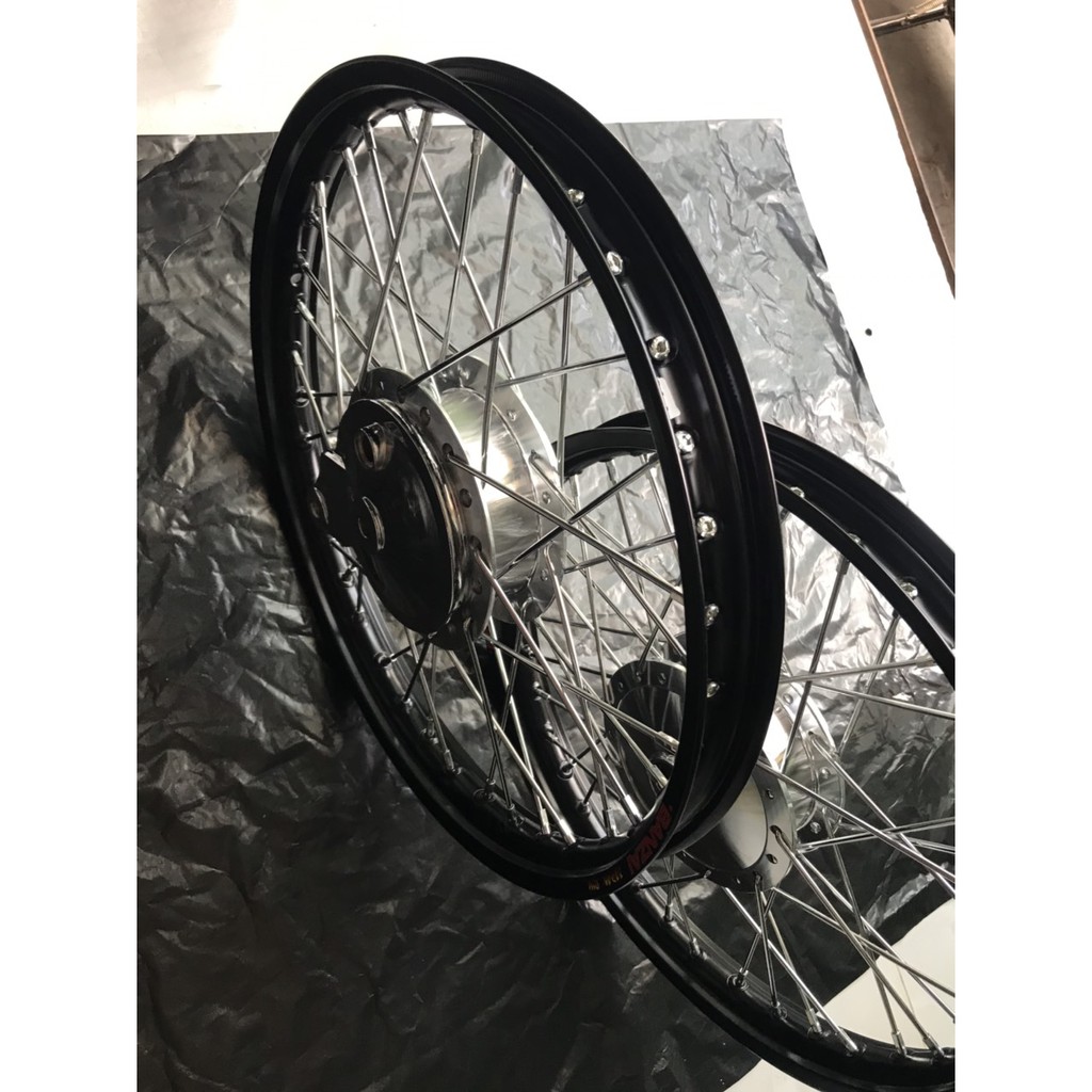 Bộ bánh đùm crom . căm crom osaki loại 1 và niềng nhôm banza thái lan màu đen kèm má crom dành cho wave và dream gắn như