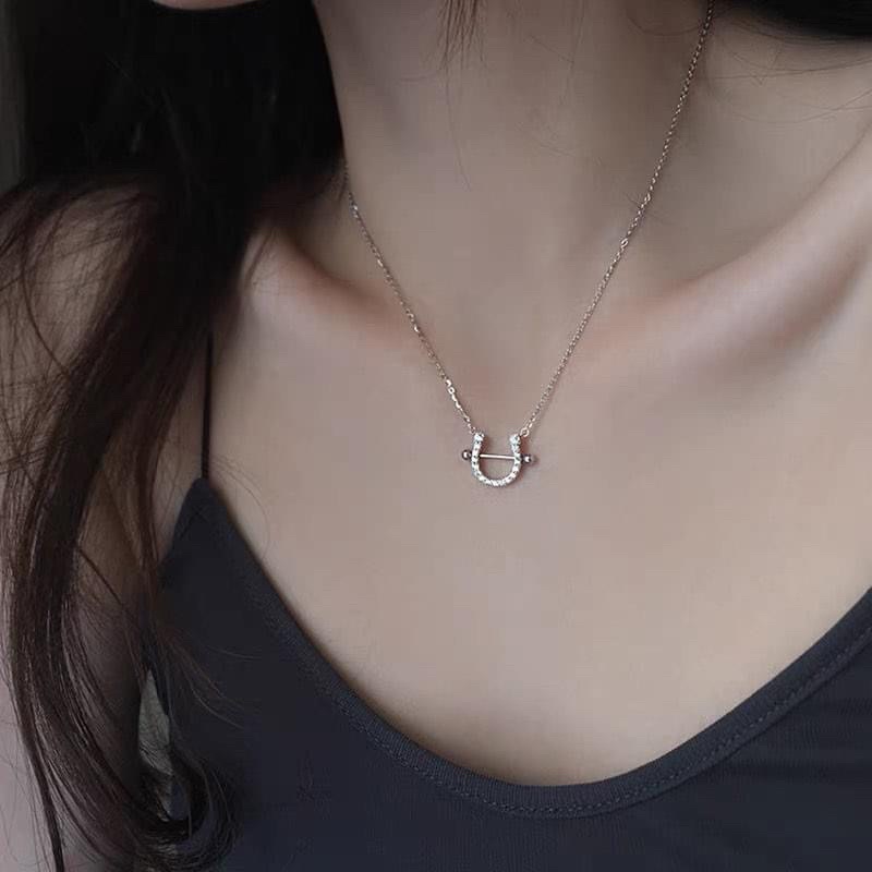 Dây chuyền đá khoá nhân duyên xinh xắn