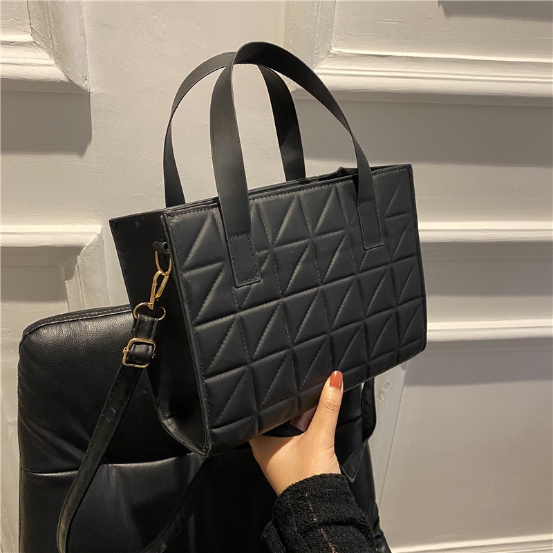 Túi đeo chéo màu trơn thời trang thu đông 2021