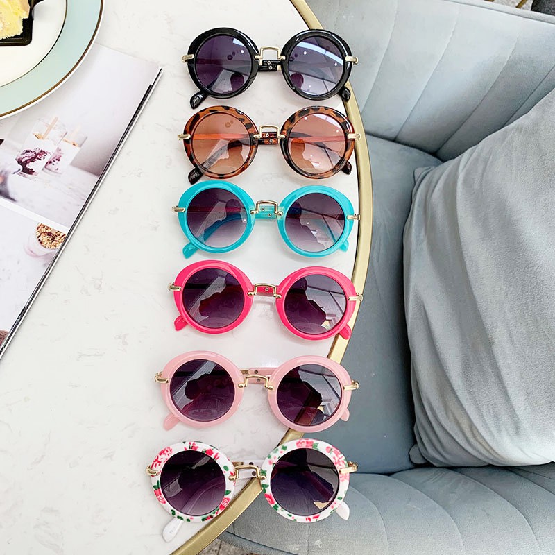 Kính mát bảo vệ mắt cho bé