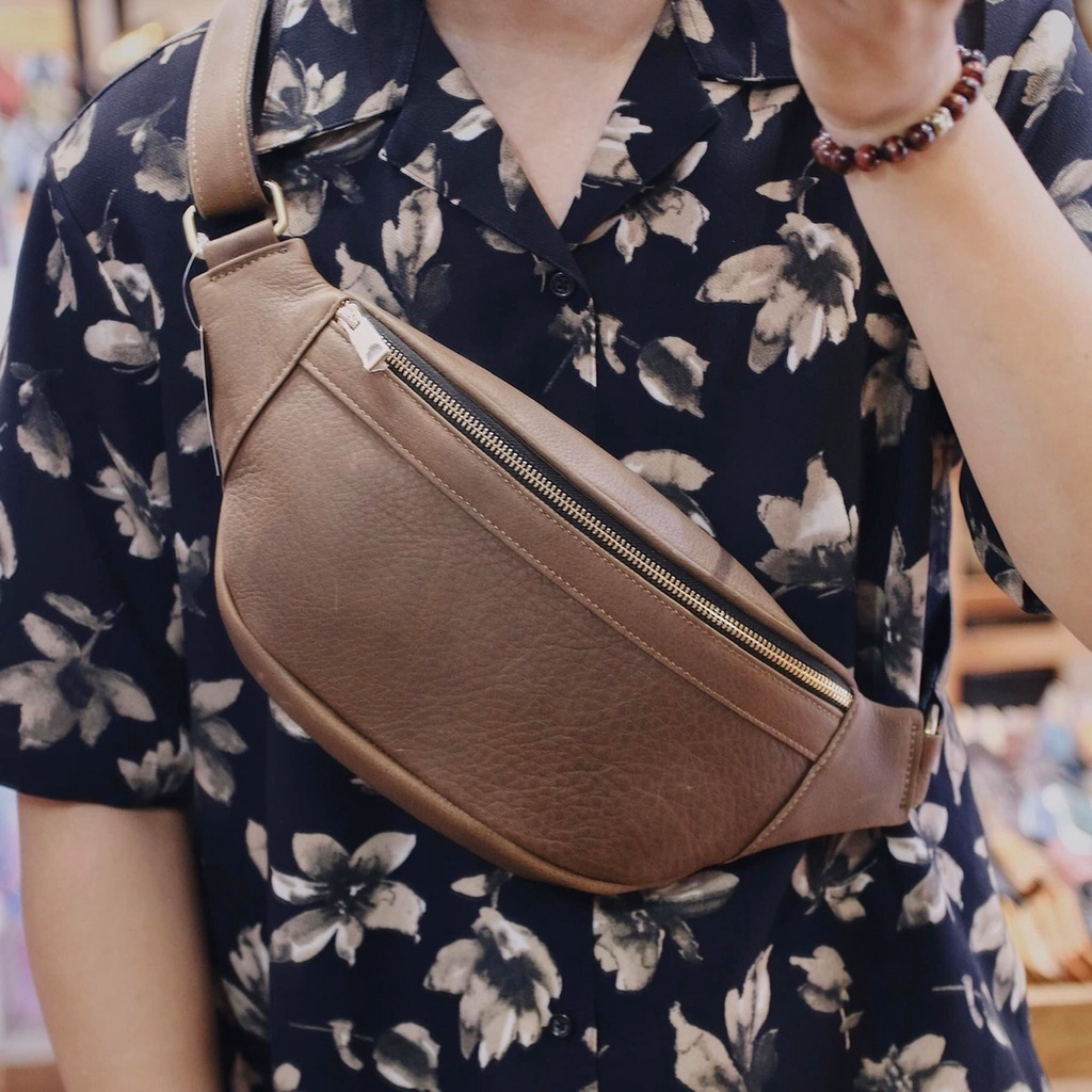 Túi đeo chéo nam nữ da thật, Túi Slingbag đeo trước ngực chất liệu da bò sản xuất thủ công khâu tay Handmade