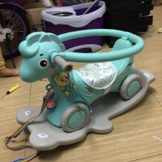 Ngựa bập bênh  có nhạc cho bé
