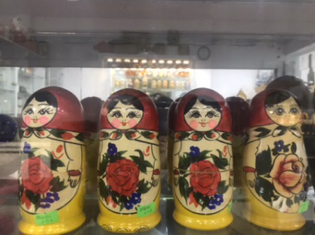 Búp bê Nga Matrioska bộ 5 em cao 15cm.