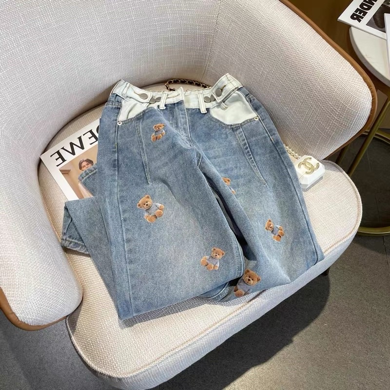 QUẦN JEANS PHỐI MÀU LẠ STICKER GẤU NHÍ - SIZE M VÀ L