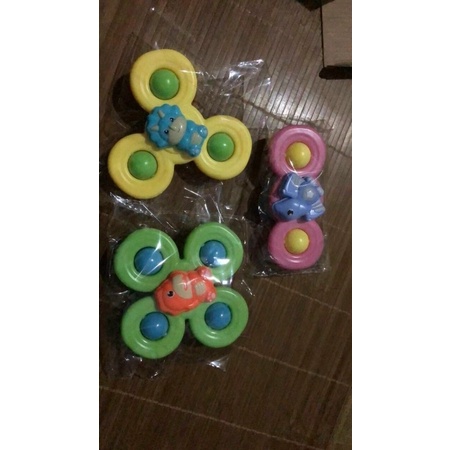Bộ đồ chơi sét 3 con quay chong chóng Spinner,dính tường, phát âm thanh vui nhộn cho bé, kích thích tập chung