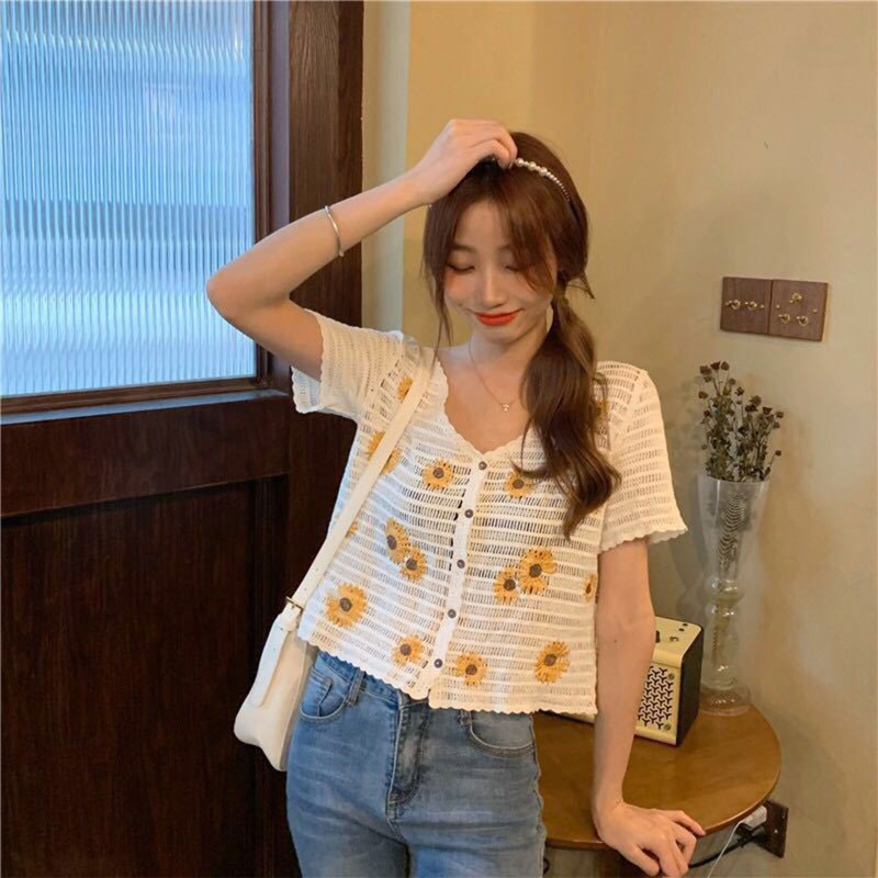 Áo Croptop Dệt Kim Tay Ngắn Cổ Chữ V Thêu Hình Hoa Cúc Thời Trang Mùa Hè Cho Nữ