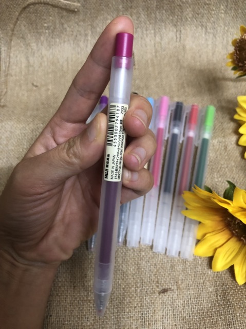 Bút bi gel nhiều màu Muji 0.5mm.