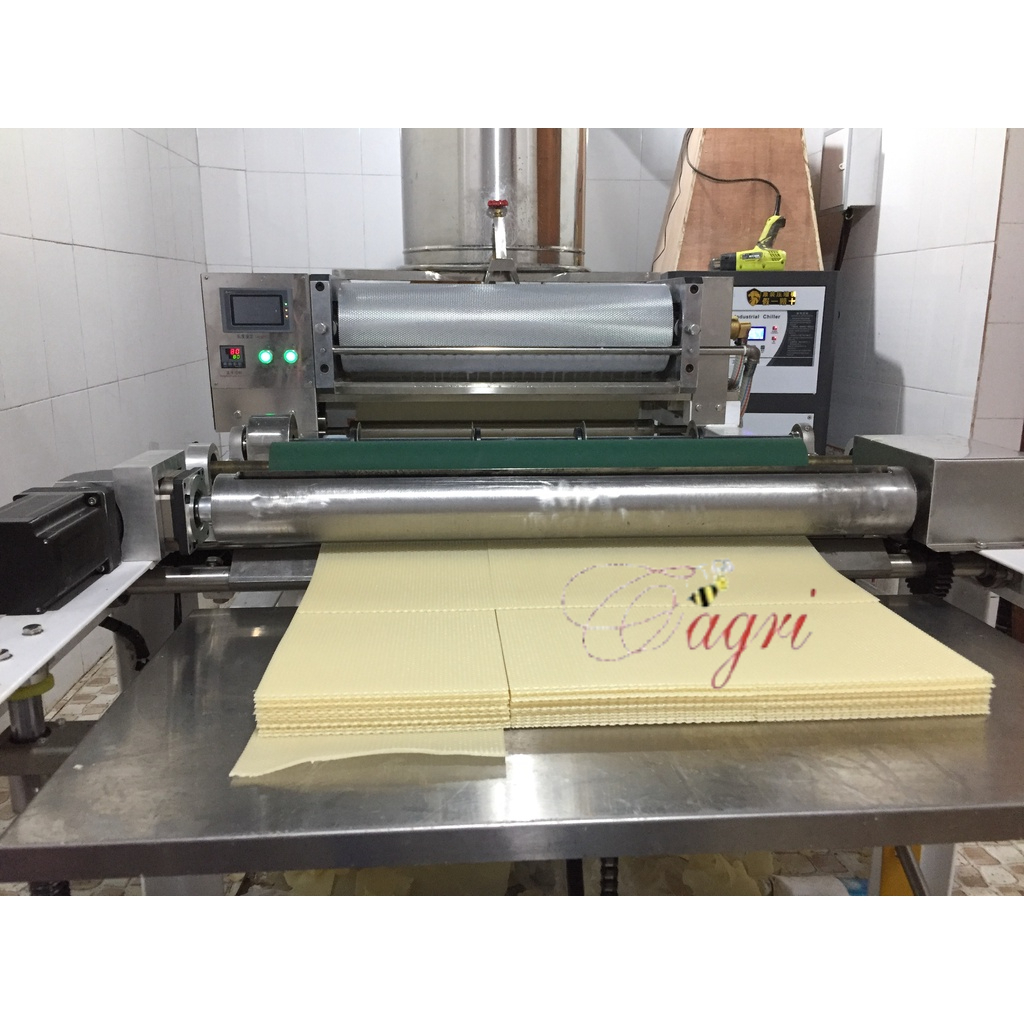 30 Sáp nền tự nhiên ô lăng 4,3mm dùng cho ong mật nội miền Nam.