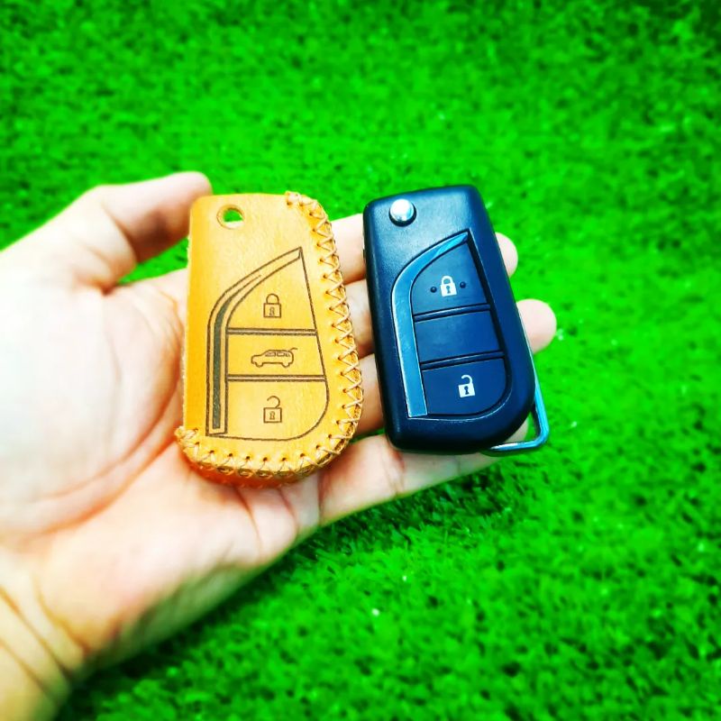 Bao da chìa khóa Toyota Innova, Fortuner, Altis, Hilux chìa khóa cơ (da thật handmade) (chìa gập)