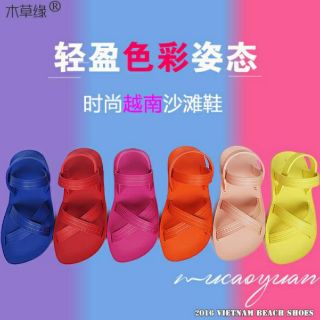 Sandal đi biển đúc cao su siêu êm