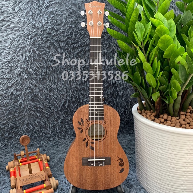 UKULELE CONCERT 23 INCH HOA LÁ