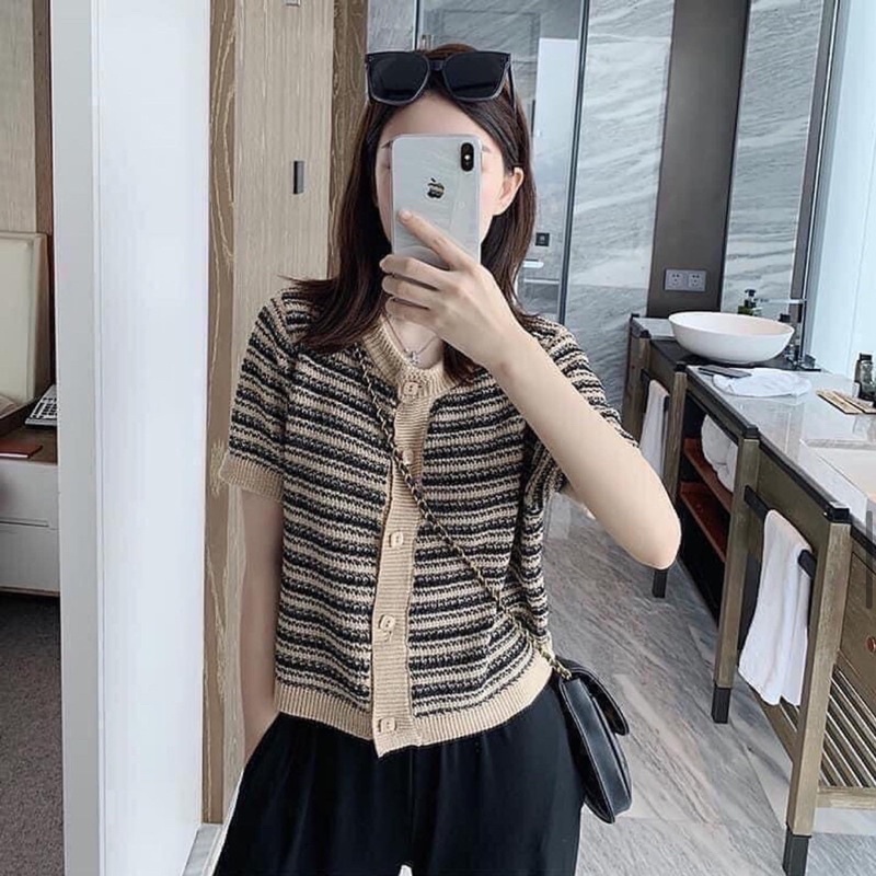 Áo len kẻ sọc ngang