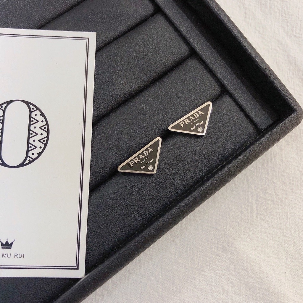 Khuyên Tai Tròn Bằng Thép Titan In Logo Prada Thời Trang Cho Nữ