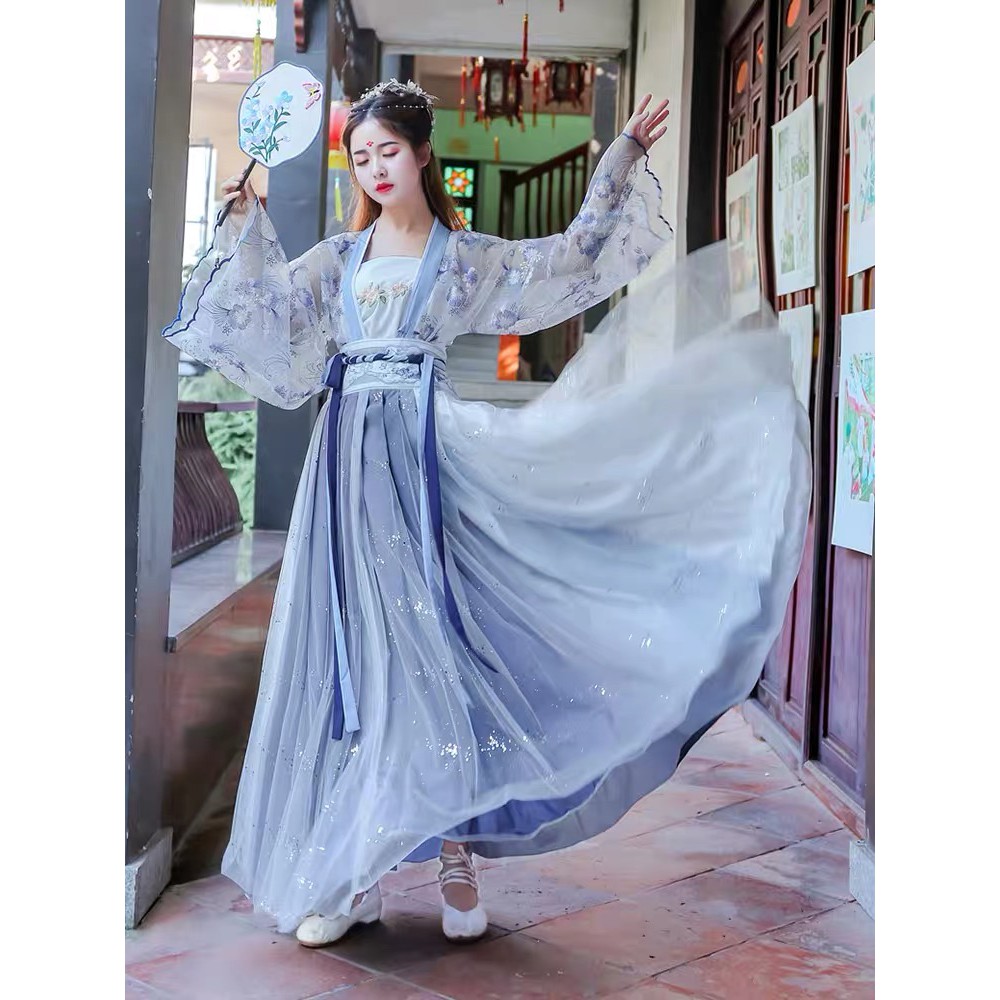 9x Co Biệt Tai Thiết Kế Trang Phục Lấy Cảm Hứng Từ Thien Nhien Cộng đồng Mạng