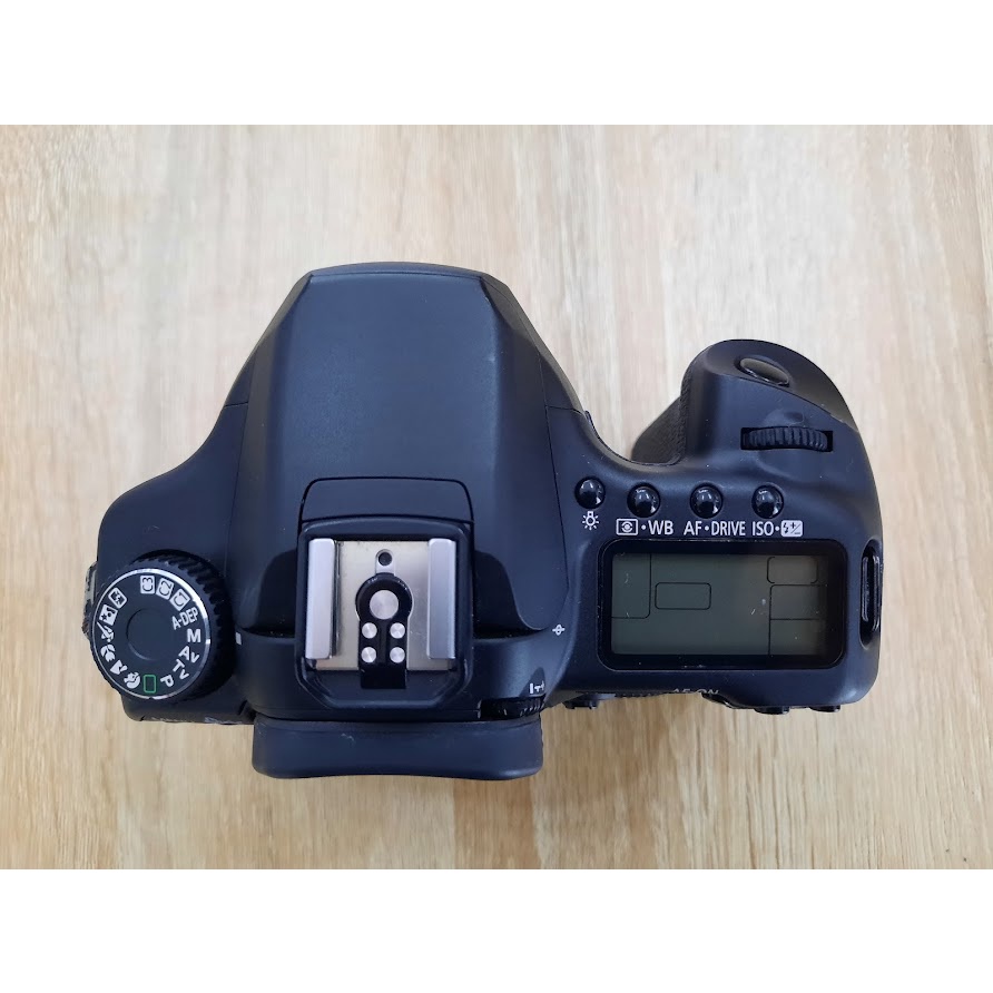 Body máy ảnh Canon 40D mới 99% kèm pin, sạc, dây đeo | BigBuy360 - bigbuy360.vn