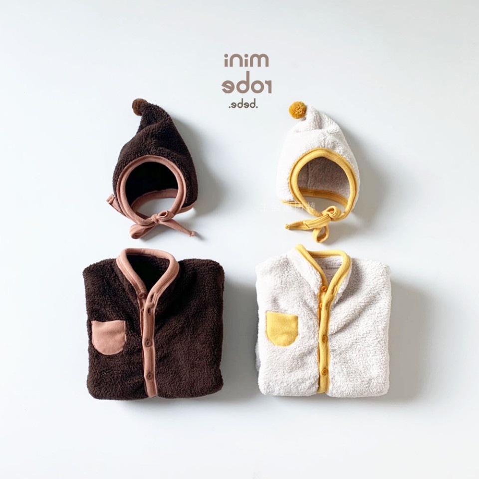 Bộ áo liền quần vải lông cừu dày dặn giữ ấm mùa đông kèm mũ dành cho bé 0-2 tuổi