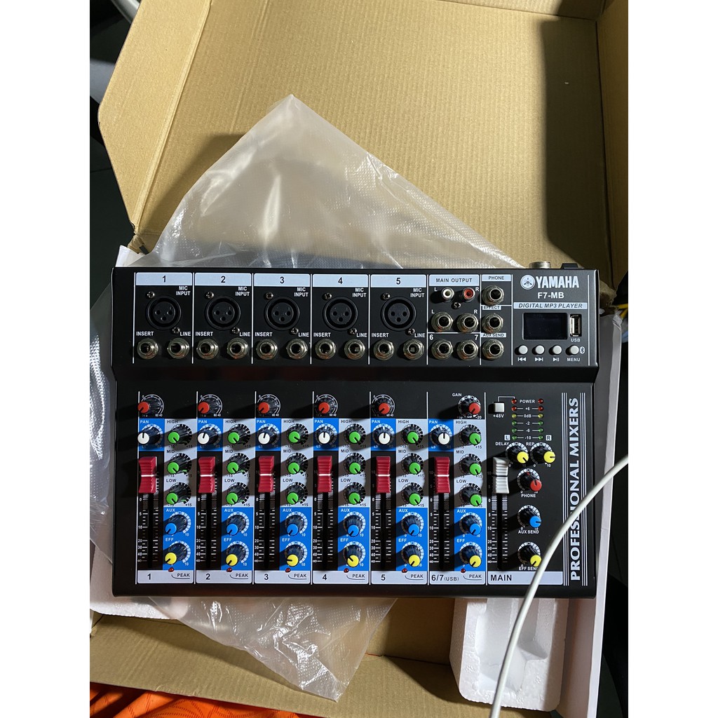 Mixer F7 YAMAHA USB . Tích Hợp Đèn LED Hiển Thị , Chất Âm Cực Hay , Tích Hợp 5 Cổng Cắm Mic . Bảo Hành 12 Tháng