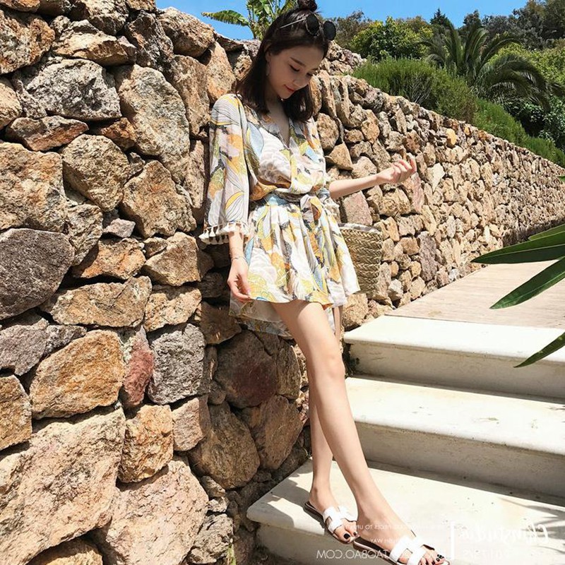 One Jumpsuit Ngắn Cổ Chữ V Thời Trang Đi Biển Cho Nữ | BigBuy360 - bigbuy360.vn