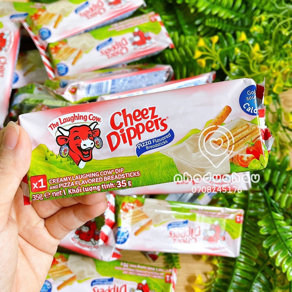 Một gói bánh que chấm phomai Con Bò Cười gói 35gam
