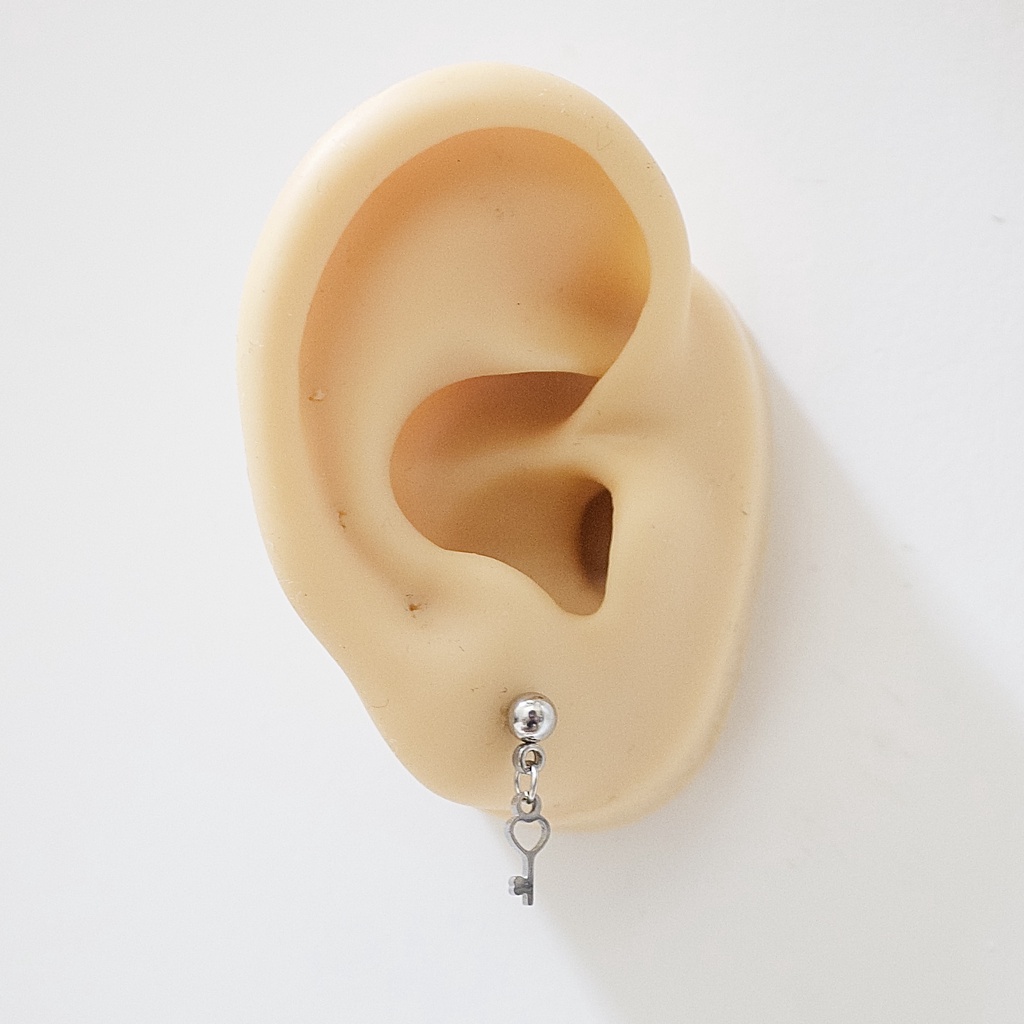 Khuyên Tai Titan Unisex Có Charm Chìa Khoá Bi Tròn Không Gỉ Sét Không Ngứa Bông Tai Julies Box 66