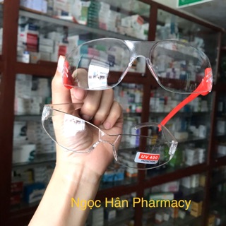 Kính bảo hộ trẻ em