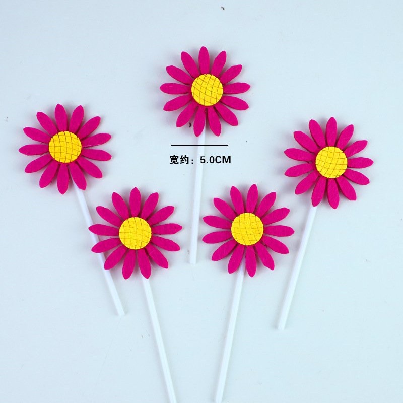 Que cắm hoa hướng dương nhiều màu trang trí bánh kem