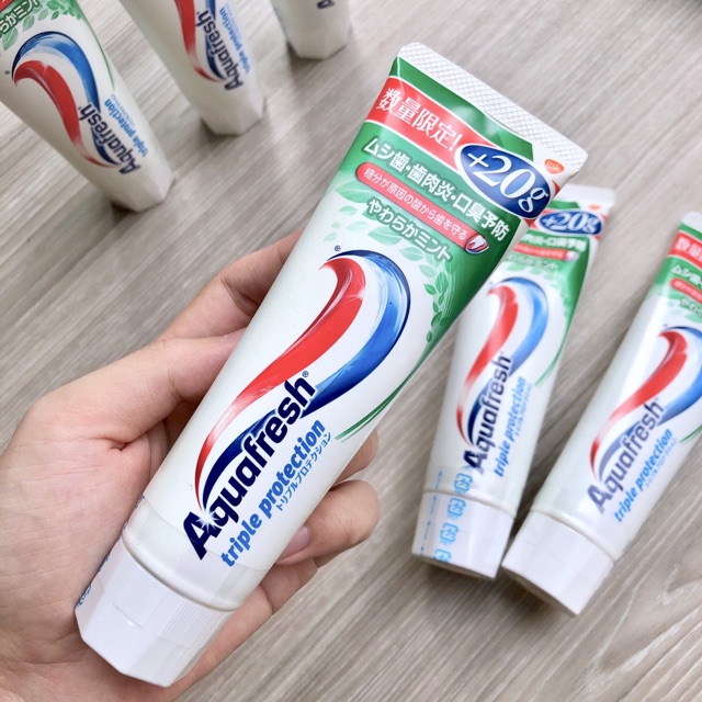 Kem đánh răng Aquafresh 3 lớp bảo vệ Nhật Bản (140g)