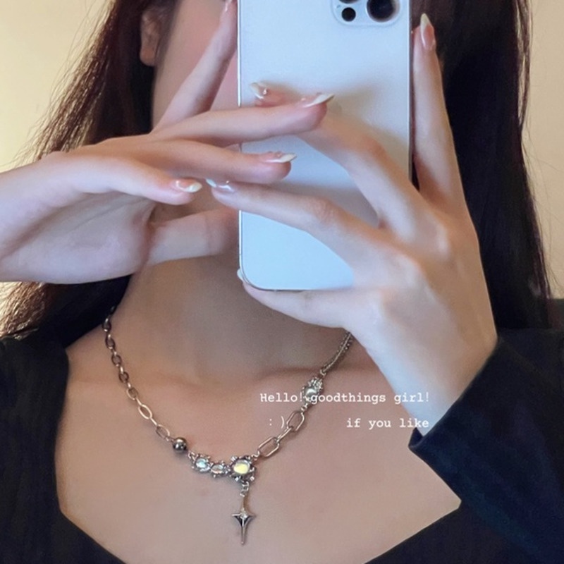 Vòng cổ Mặt Hình Ngôi Sao/Mặt Trăng Thời Trang Mới Cho Nữ