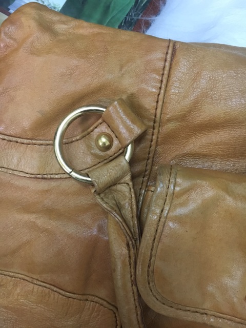 Túi xách da thật