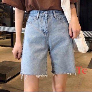 Quần shorts bò