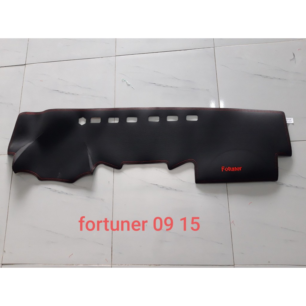 Thảm chống nóng taplo cho xe Toyota Fortuner (2009-2015)