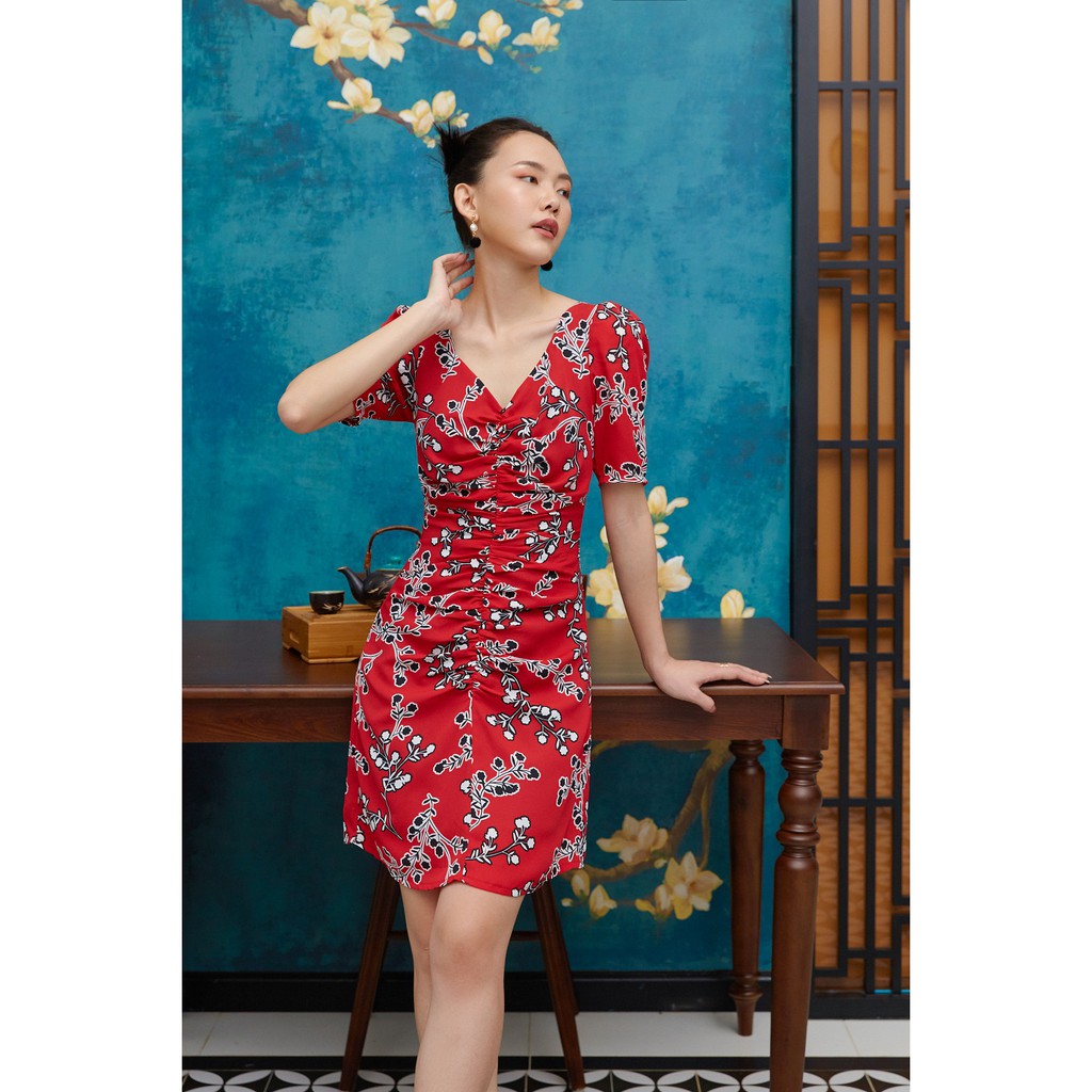 Đầm Hoa Đỏ Khoét Lưng EDINI - D1349 | BigBuy360 - bigbuy360.vn
