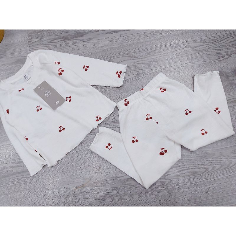 BỘ LEN TRẮNG HÌNH QUẢ CHERY CHO BÉ GÁI ( ẢNH SHOP CHỤP)
