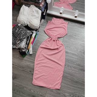 đầm ôm body dài qua gối