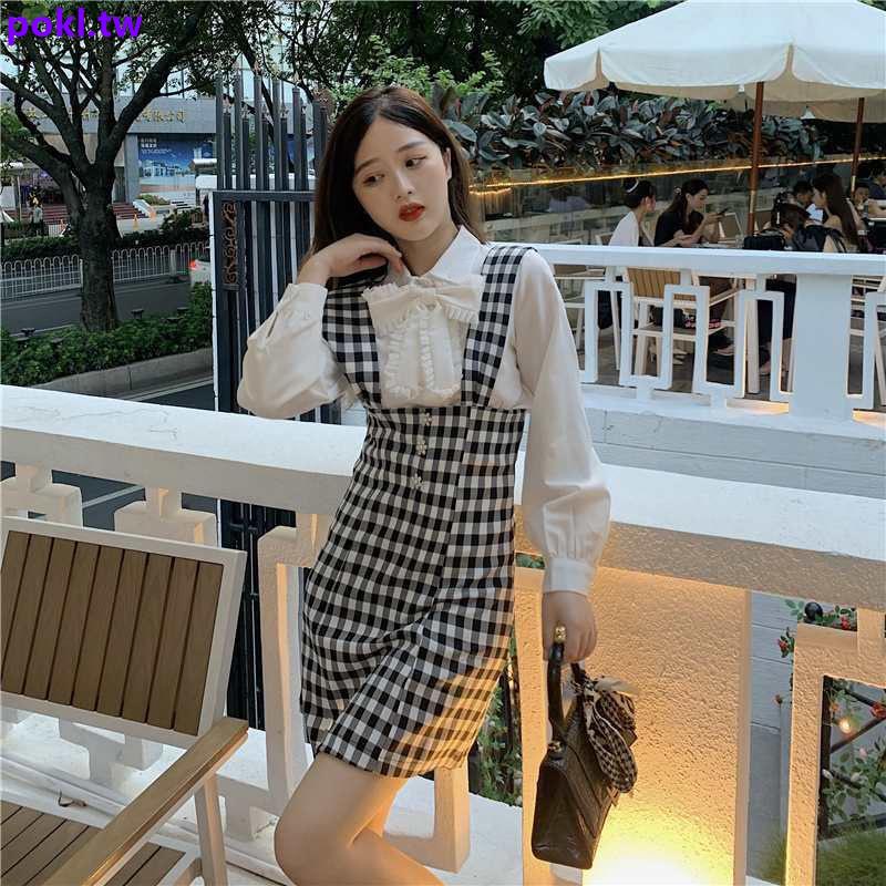 Set áo sơ mi tay dài kẻ sọc phối đầm yếm phong cách Pháp