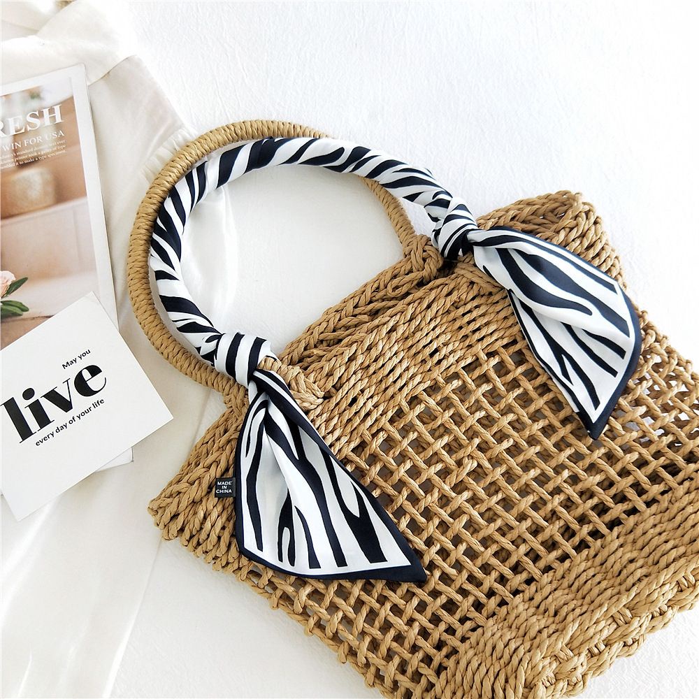 Khăn choàng cổ bằng lụa màu trơn in chữ thời trang Hàn Quốc đa năng cho nữ