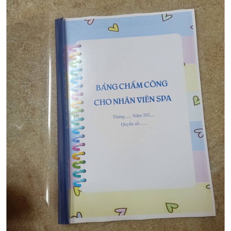 Sổ chấm công tháng dành cho nhân viên spa, bìa có bóng kính