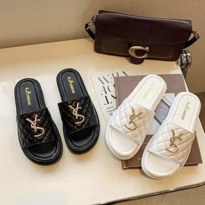 Dép nữ đế bánh mì tag đá cao 3cm hai màu đen trắng