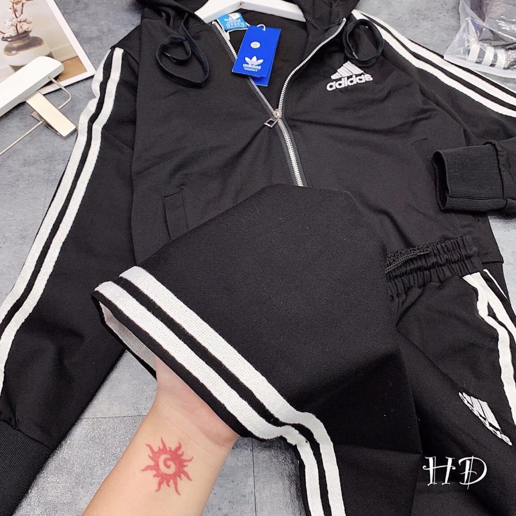 Bán sỉ bộ thể thao đen 2 sọc trắng cho nữ x | BigBuy360 - bigbuy360.vn