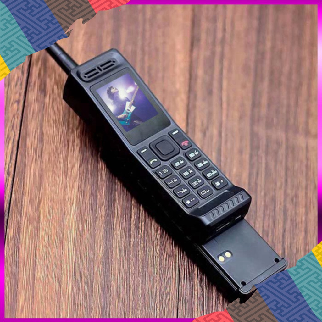 SALE NGHỈ LỄ Điện Thoại 4 Sim Pin Khủng Retro Telephone W2 Sạc cho Smartphone giả giọng nói SALE NGHỈ LỄ