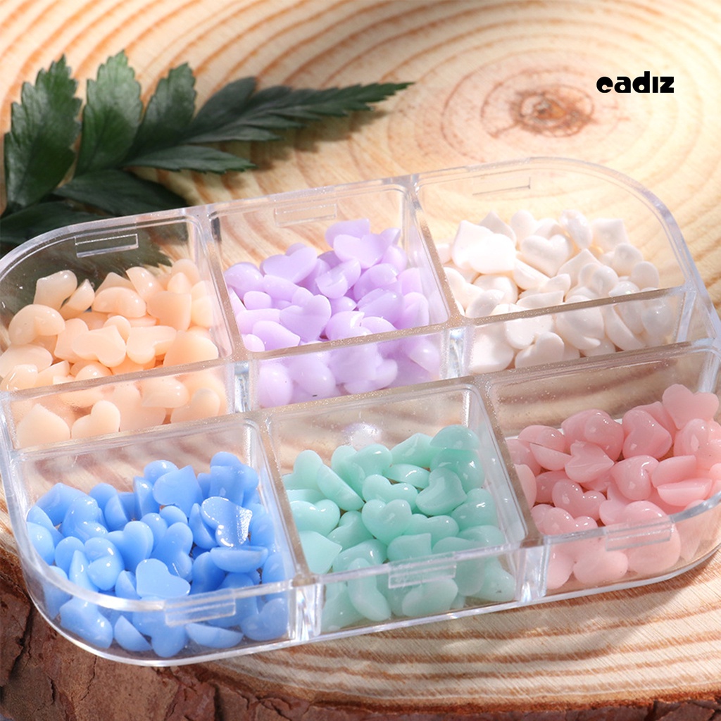 [Hàng mới về] Hộp 6 ngăn phụ kiện trang trí móng tay nghệ thuật hình trái tim hiệu ứng đổi màu hồng trắng 3D lưng phẳng