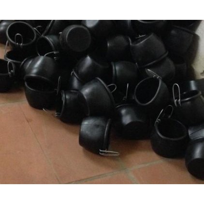 Gáo cao su cho gà ăn  giá yêu thương