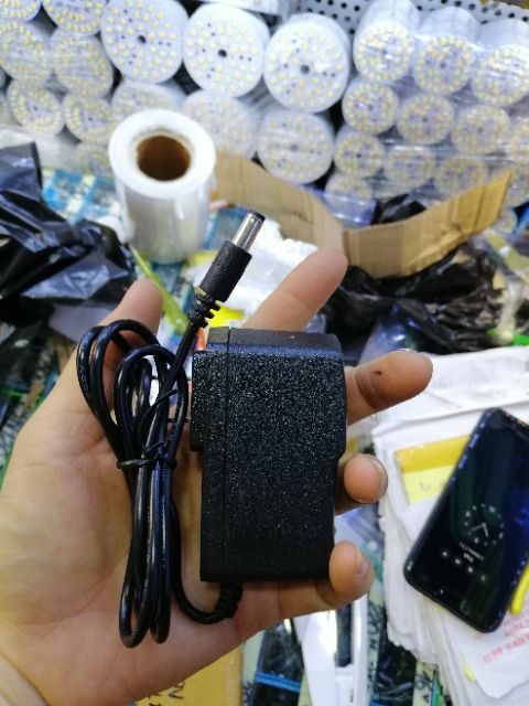 1c nguồn adapter 12v 2a