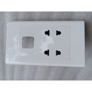 Ổ CẮM  ÂM TƯỜNG ĐÔI 2 CHẤU 16A VỚI 1 LỖ VUÔNG VÀ VIÊN ĐƠN TRẮNG SE18
