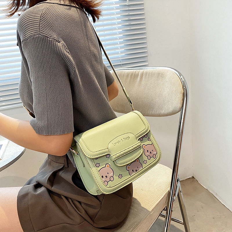 Túi đeo chéo nữ in hình gấu cute