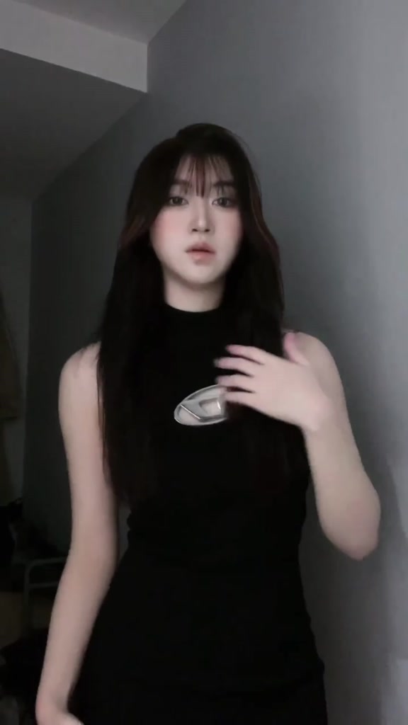 HUANG YOYO  Áo croptop Khăn Dệt Kim Dáng Rộng Khoét Lỗ Trái Tim / Đánh Dấu Sợi Bóng Thời Trang Hàn Quốc 2023 Cho Nữ | BigBuy360 - bigbuy360.vn