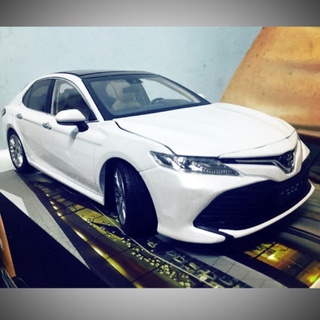 Mô hình Toyota Camry 2020 tỉ lệ 1:18