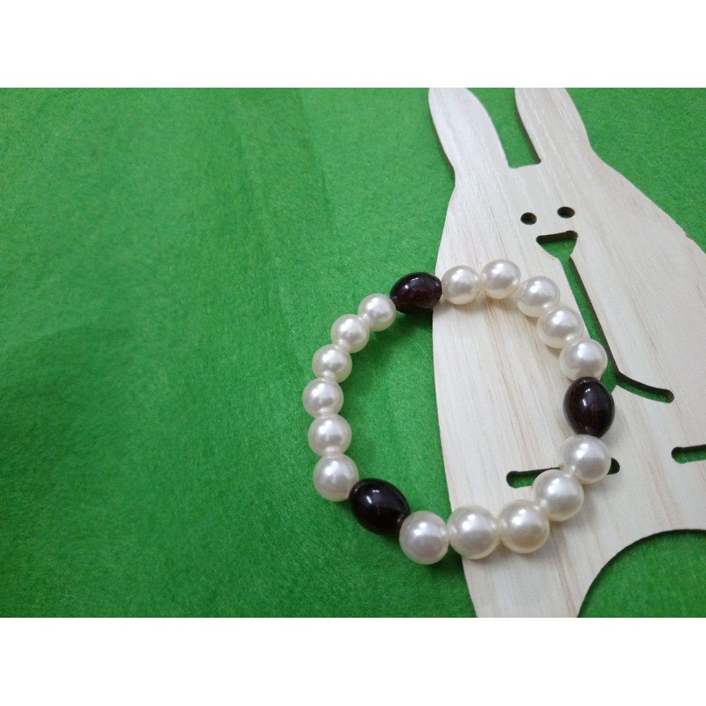 chuỗi đeo tay phong thủy mix hạt . mẫu y hình. hình shop tự chụp nha các bạn. Giá 24k 1 chuỗi. giá sỉ khi mua từ 5 chuỗi