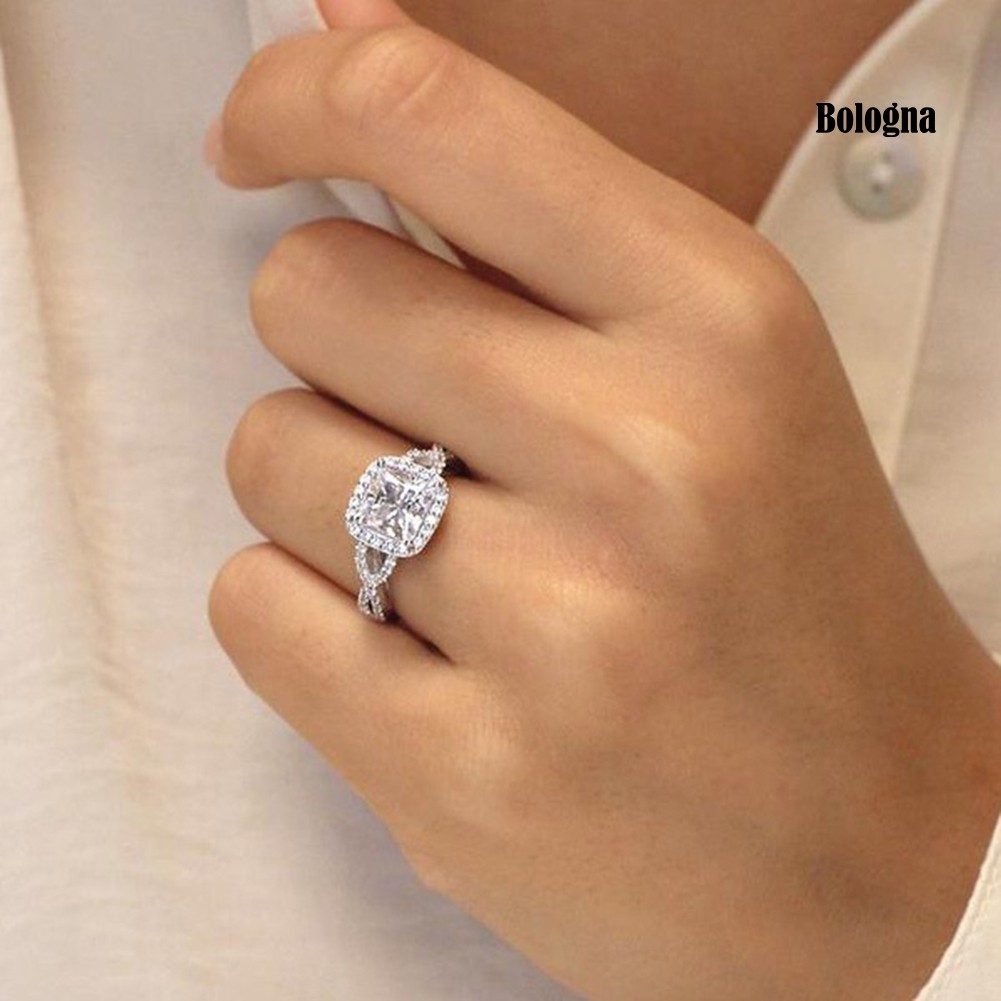 Nhẫn Đính Hôn Cô Dâu Đính Đá Zircon Sang Trọng
